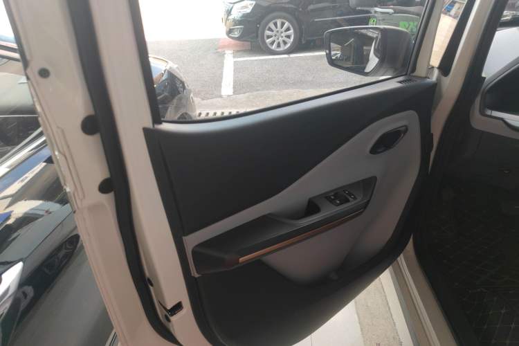 Used Baojun E200 2020 305KM Smart Drive Version Interior 7