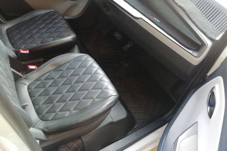 Used Baojun E200 2020 305KM Smart Drive Version Right Front Seat
