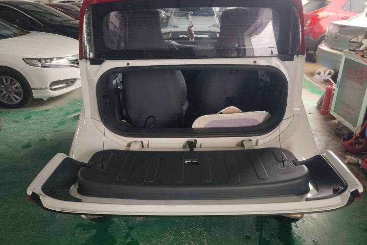 Used Baojun E200 2020 305KM Smart Drive Version Trunk