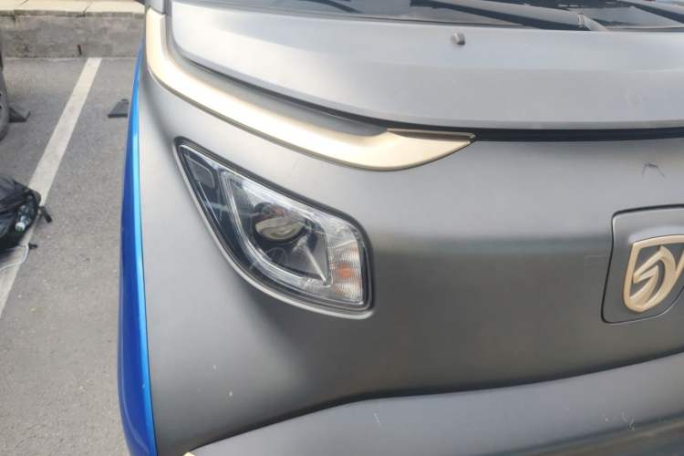Used Baojun E200 2018 Intelligent Driving Edition Right Front Headlight