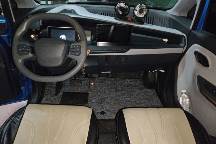 Used Baojun E200 2018 Intelligent Driving Edition Center Console