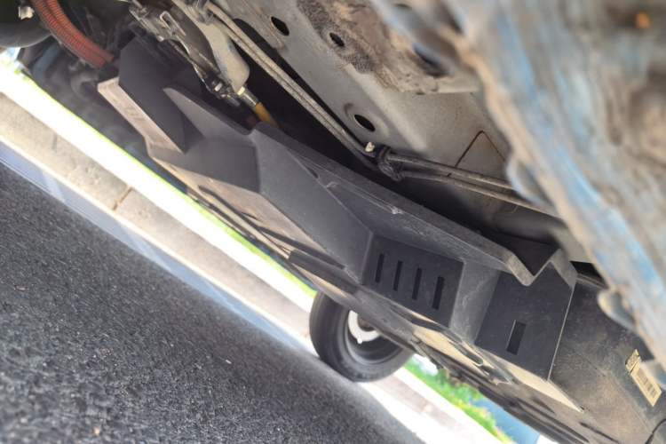 Used Baojun E200 2018 Intelligent Driving Edition Chassis Front Left