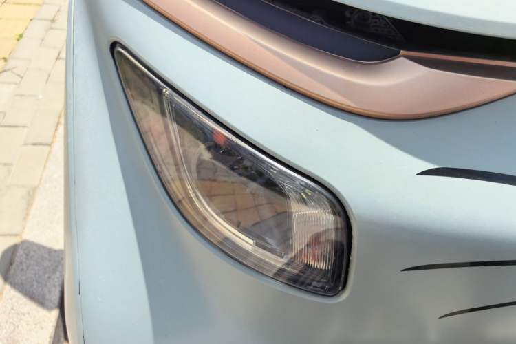 Used Baojun E200 2018 Intelligent Driving Edition Right Front Headlight