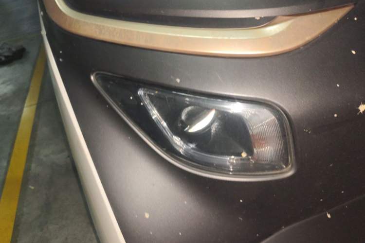 Used Baojun E200 2018 Intelligent Driving Edition Right Front Headlight