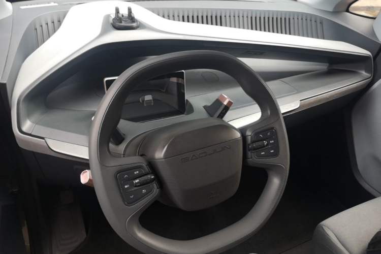 Used Baojun E200 2018 Intelligent Driving Edition Center Console