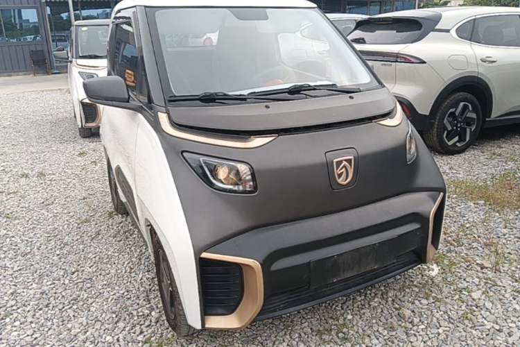 Used Baojun E200 2018 Smart Enjoy Edition Front Right 45 Deg