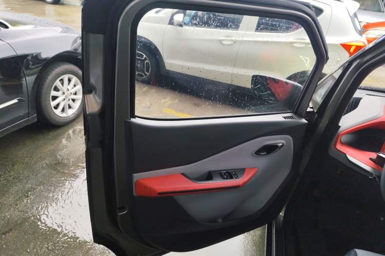Used Baojun E200 2018 Smart Enjoy Edition Left Front Door Interior
