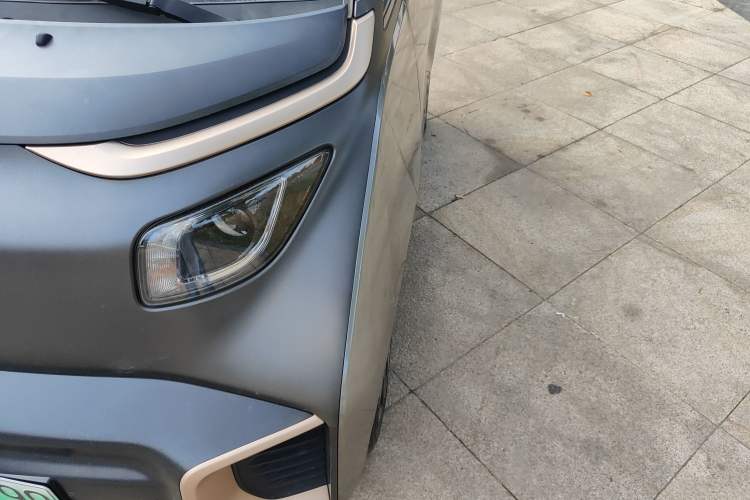 Used Baojun E200 2018 Intelligent Driving Edition Left Front Headlight