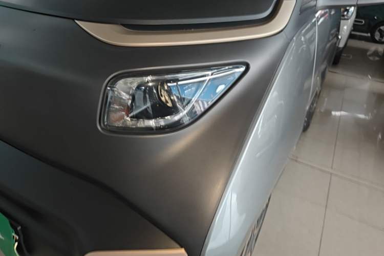 Used Baojun E200 2018 Intelligent Driving Edition Left Front Headlight