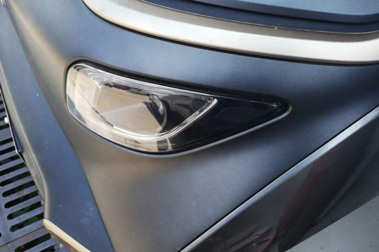 Used Baojun E200 2018 Intelligent Driving Edition Left Front Headlight