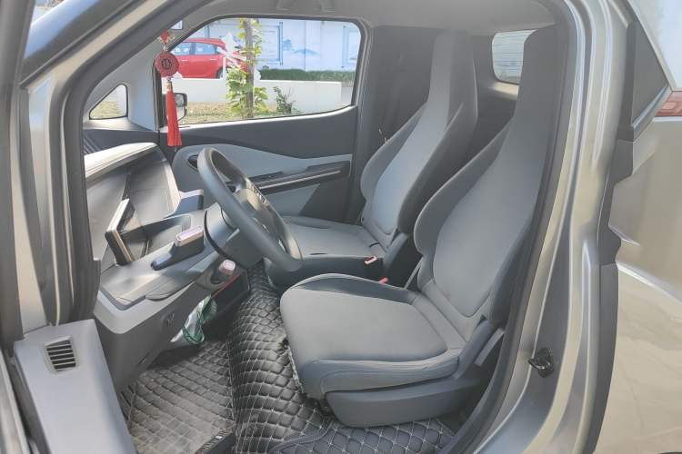 Used Baojun E200 2018 Intelligent Driving Edition Left Front Seat