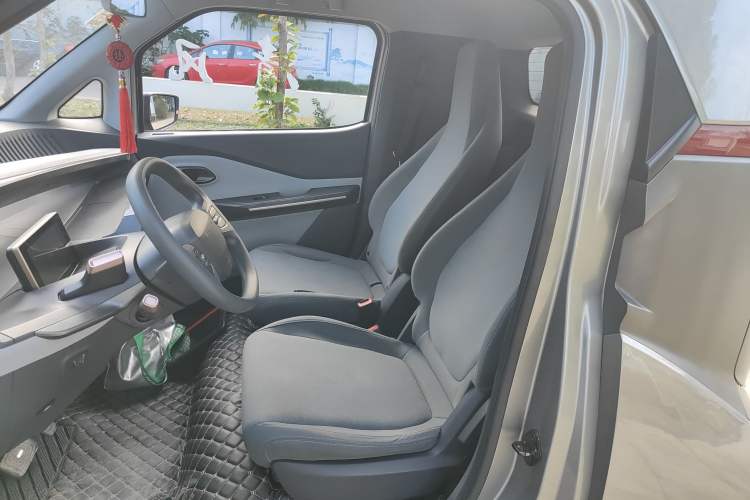Used Baojun E200 2018 Intelligent Driving Edition Left Rear Seat