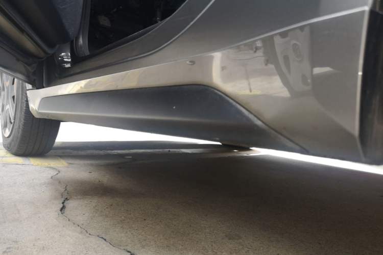 Used Baojun E200 2018 Intelligent Driving Edition Left Side Sill