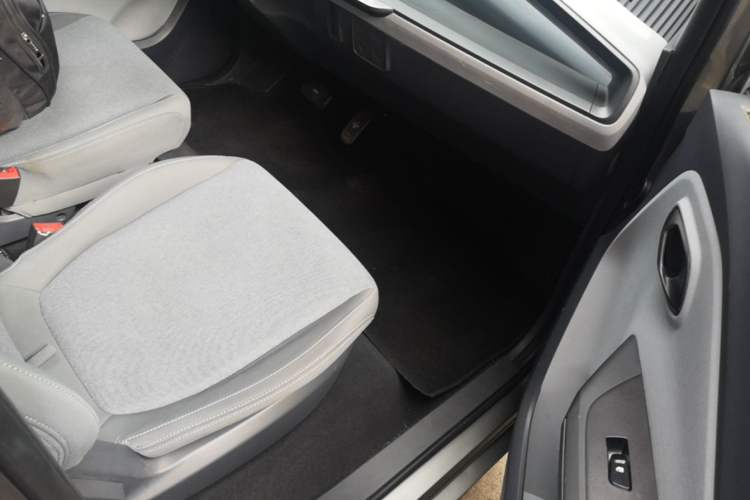 Used Baojun E200 2018 Intelligent Driving Edition Right Front Seat