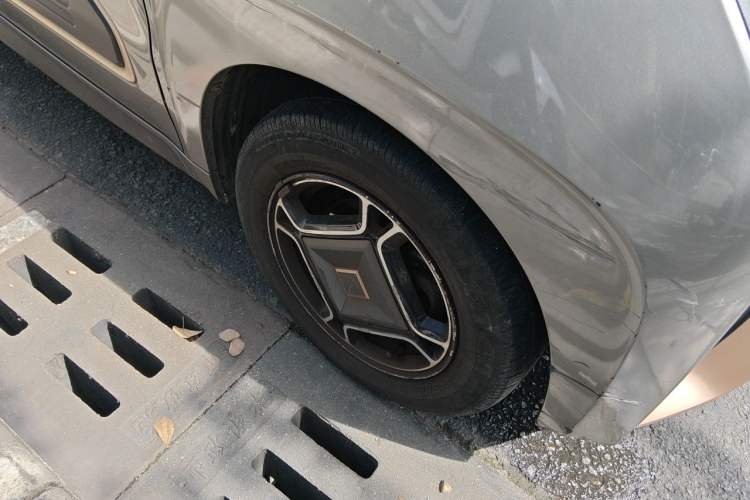 Used Baojun E200 2018 Smart Enjoy Edition Right Front Wheel Hub