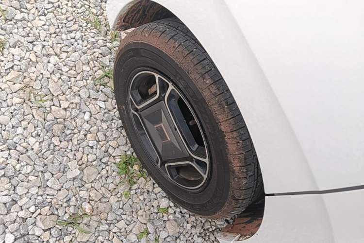 Used Baojun E200 2018 Smart Enjoy Edition Right Rear Wheel Hub