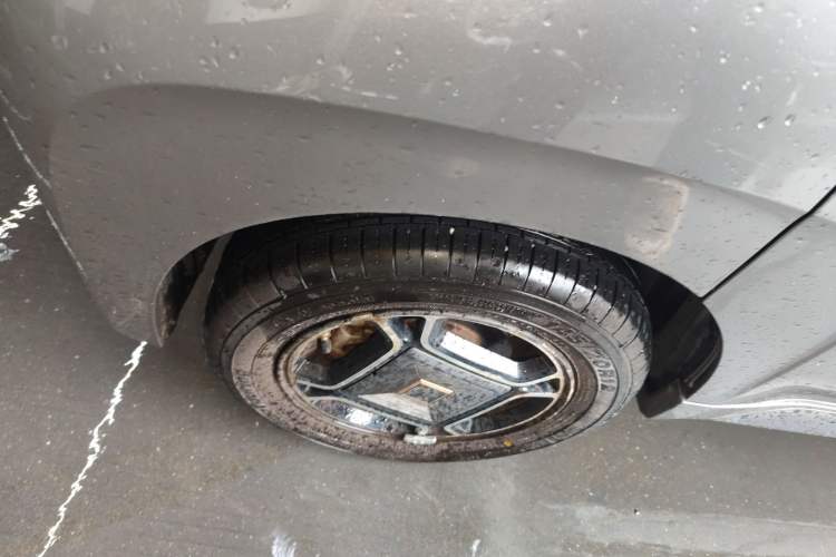 Used Baojun E200 2018 Smart Enjoy Edition Right Rear Wheel Hub