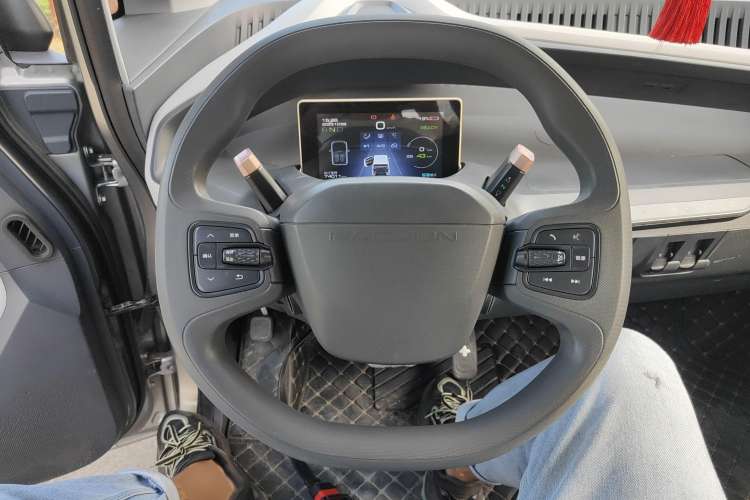 Used Baojun E200 2018 Intelligent Driving Edition Steering Wheel