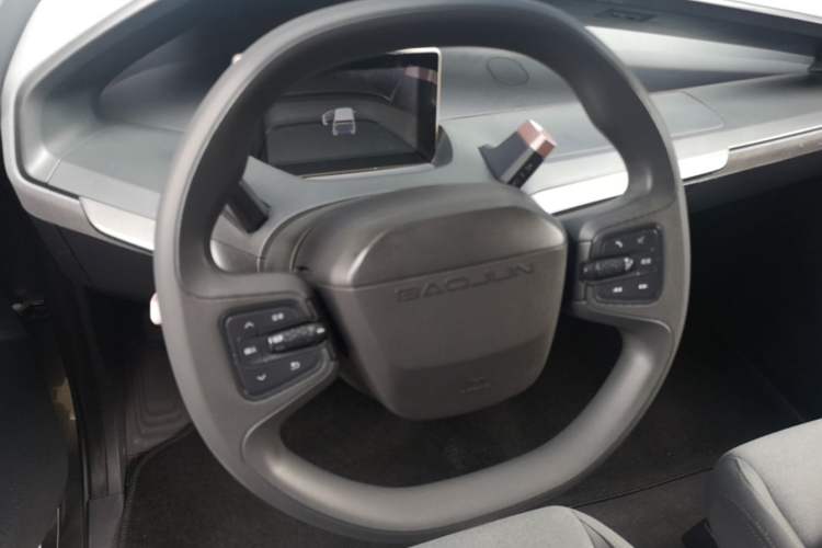 Used Baojun E200 2018 Intelligent Driving Edition Steering Wheel