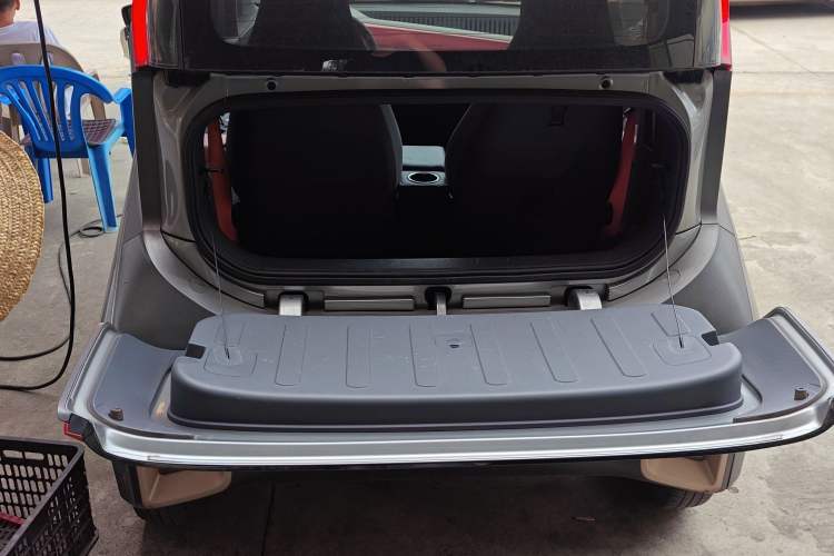 Used Baojun E200 2018 Smart Enjoy Edition Trunk