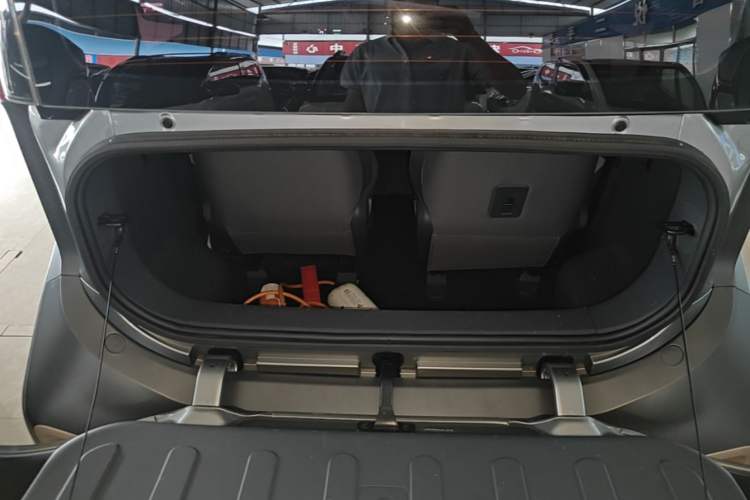 Used Baojun E200 2018 Intelligent Driving Edition Trunk