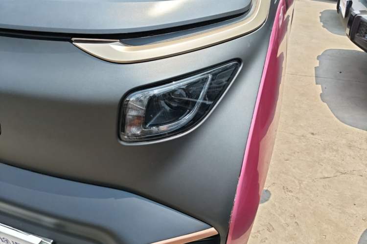 Used Baojun E200 2018 Intelligent Driving Edition Left Front Headlight