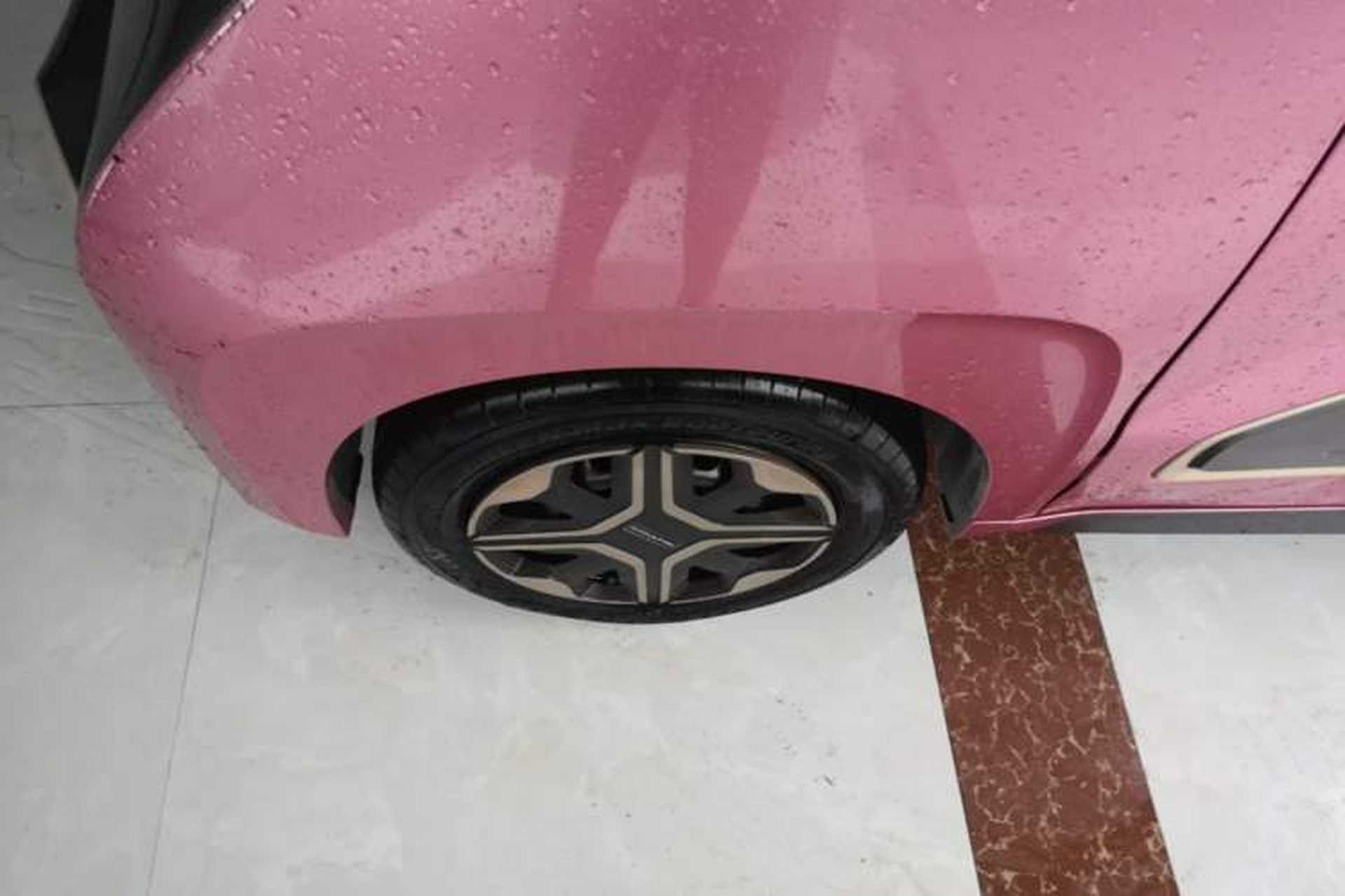 Used Baojun E200 2018 Intelligent Driving Edition Left Front Wheel Hub