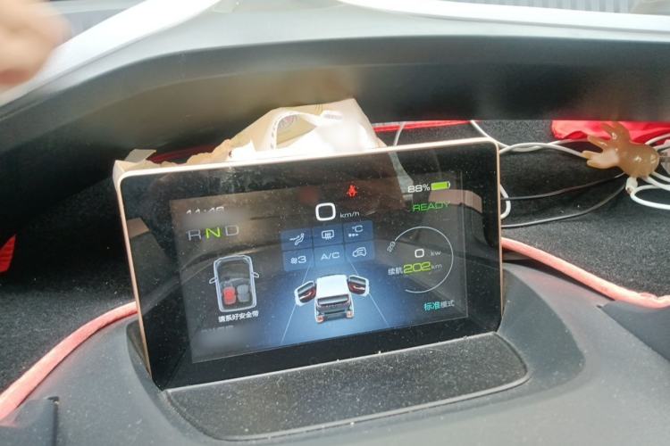 Used Baojun E200 2018 Intelligent Driving Edition Audio And AC Panel