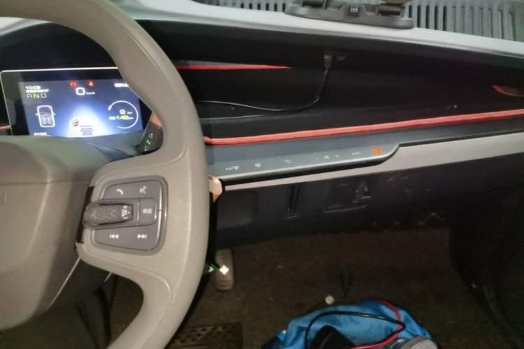 Used Baojun E200 2018 Intelligent Driving Edition Audio And AC Panel