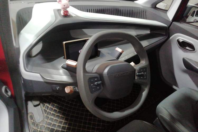 Used Baojun E200 2018 Intelligent Driving Edition Center Console