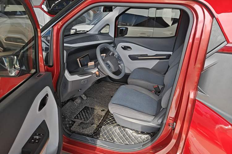 Used Baojun E200 2018 Intelligent Driving Edition Left Front Seat