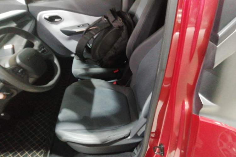 Used Baojun E200 2018 Intelligent Driving Edition Left Rear Seat