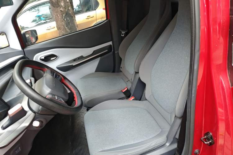 Used Baojun E200 2018 Intelligent Driving Edition Left Rear Seat