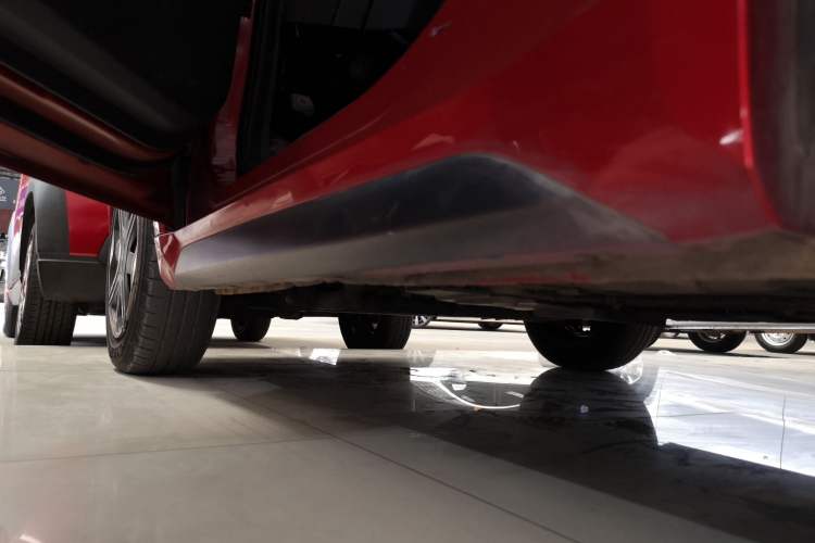 Used Baojun E200 2018 Intelligent Driving Edition Left Side Sill