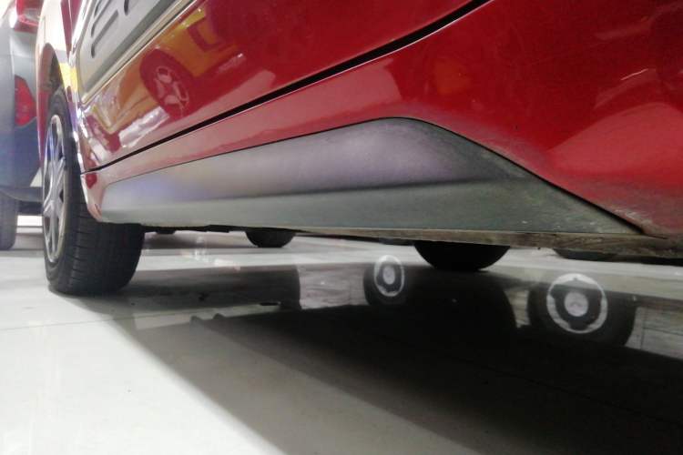 Used Baojun E200 2018 Intelligent Driving Edition Left Side Sill