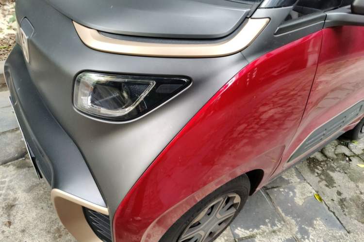 Used Baojun E200 2018 Intelligent Driving Edition Right Front Headlight