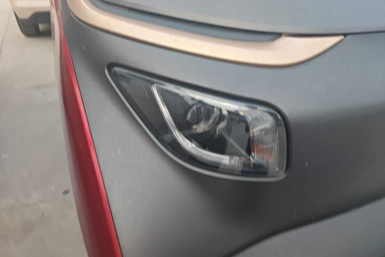 Used Baojun E200 2018 Smart Enjoy Edition Right Front Headlight