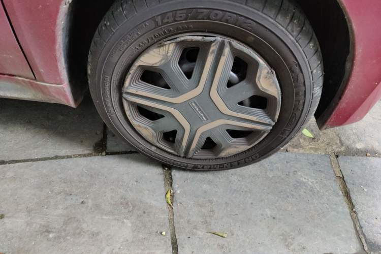 Used Baojun E200 2018 Intelligent Driving Edition Right Front Wheel Hub