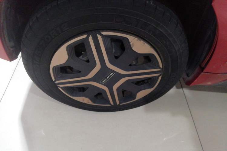 Used Baojun E200 2018 Intelligent Driving Edition Right Rear Wheel Hub