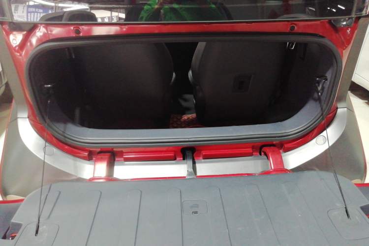 Used Baojun E200 2018 Intelligent Driving Edition Trunk