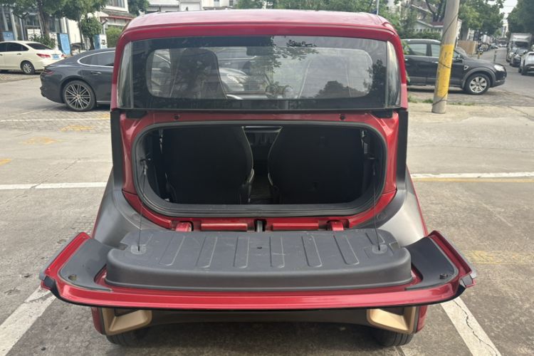 Used Baojun E200 2018 Intelligent Driving Edition Trunk