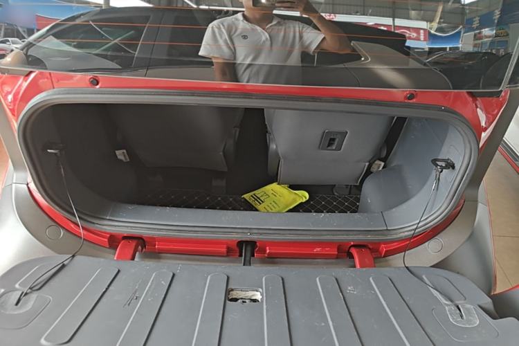 Used Baojun E200 2018 Intelligent Driving Edition Trunk
