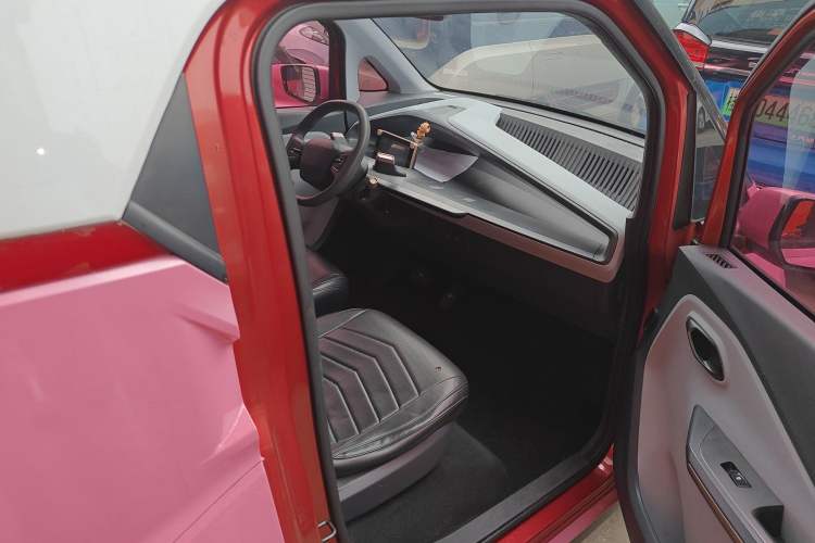 Used Baojun E200 2018 Intelligent Driving Edition Right Front Seat