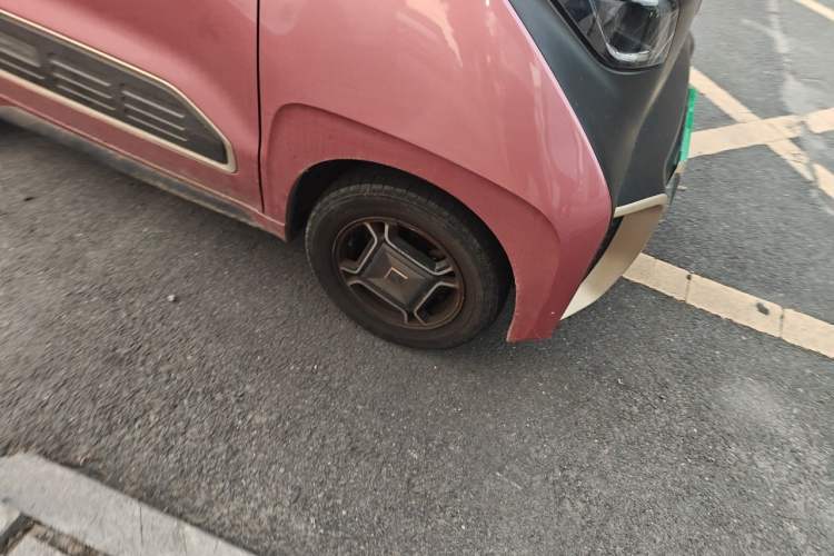 Used Baojun E200 2018 Smart Enjoy Edition Right Front Wheel Hub