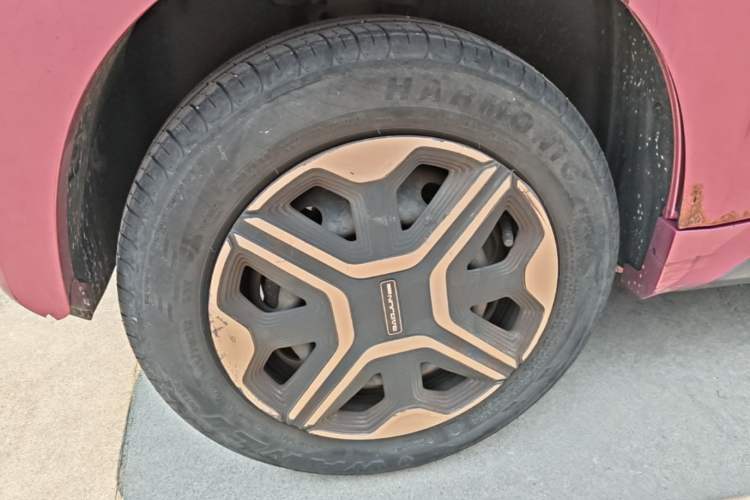 Used Baojun E200 2018 Intelligent Driving Edition Right Rear Wheel Hub