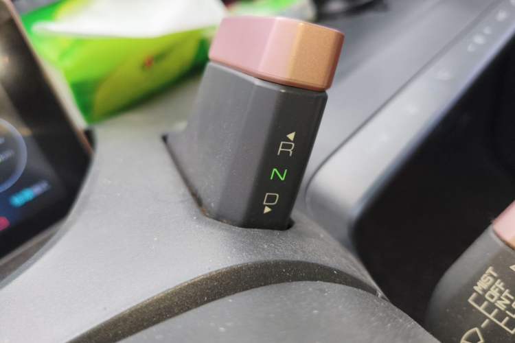 Used Baojun E200 2018 Intelligent Driving Edition Gear Lever