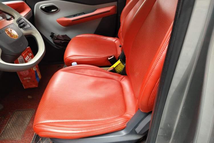 Used Baojun E200 2018 Intelligent Driving Edition Left Rear Seat