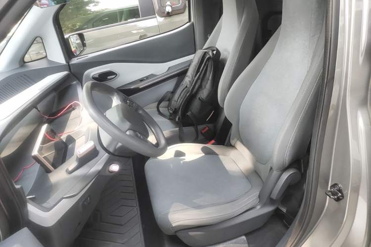 Used Baojun E200 2018 Intelligent Driving Edition Left Rear Seat