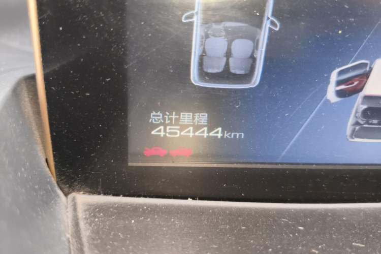 Used Baojun E200 2018 Intelligent Driving Edition Odometer Close Up