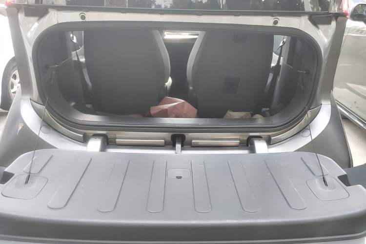 Used Baojun E200 2018 Intelligent Driving Edition Trunk